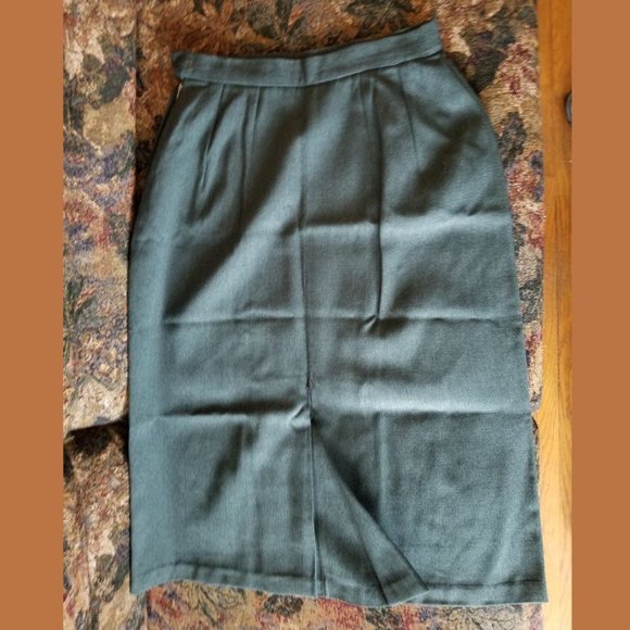 Vintage 50s/earlier, button accent pockets, back slit, A-line skirt, St. Michael - Picture 3 of 6